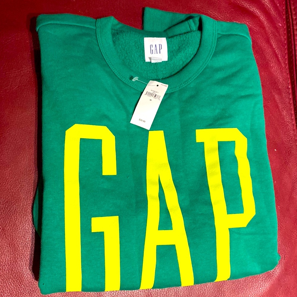 Gap sweater
